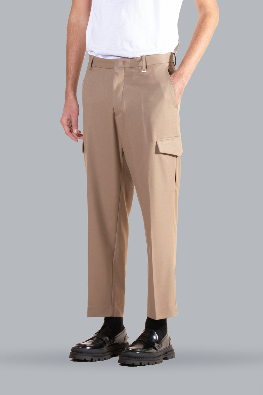 Pantalone regolare con tasconi - Beige