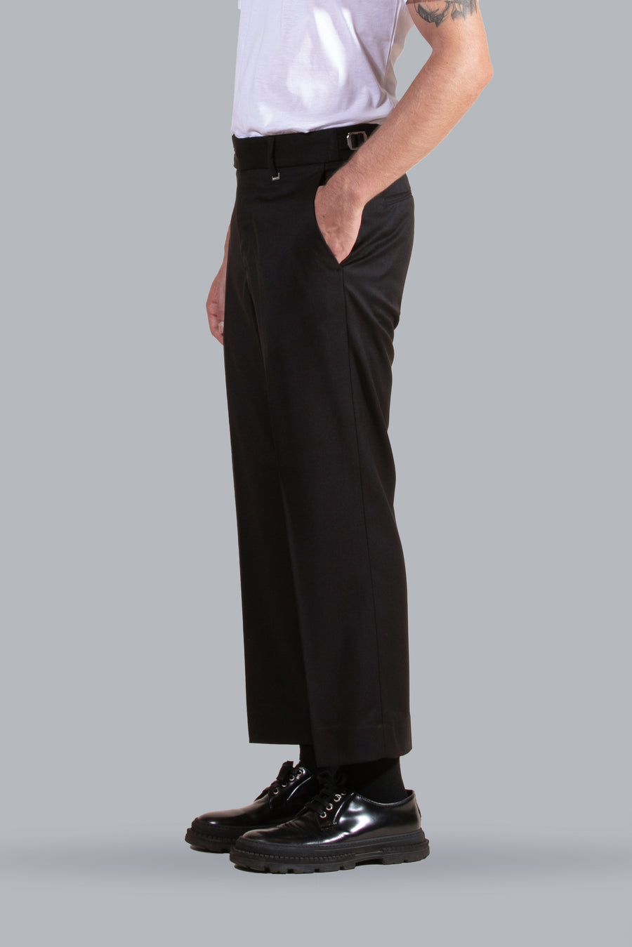 Pantalone con fibbie ai lati crop - Nero