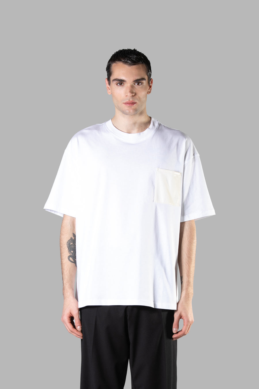 T-shirt oversize in cotone tasca in ecopelle - Bianco